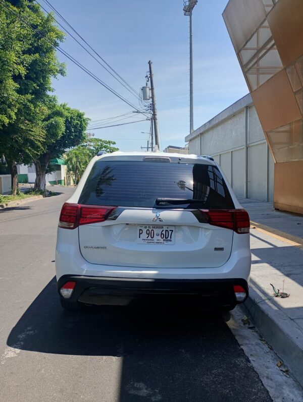 Mitsubishi Outlander 2020 - Imagen 6