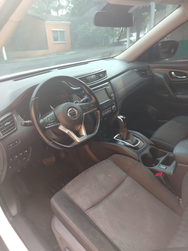 Nissan Rogue SV 2020 - Imagen 8