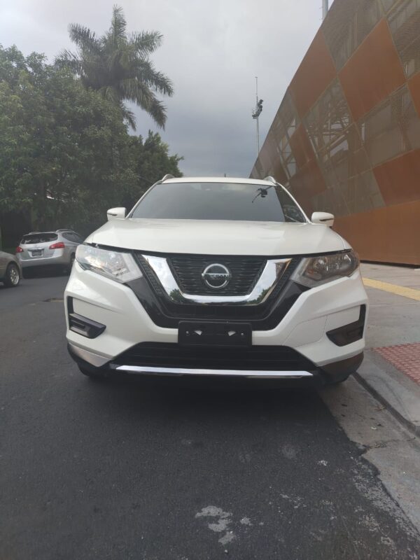 Nissan Rogue SV 2020 - Imagen 2